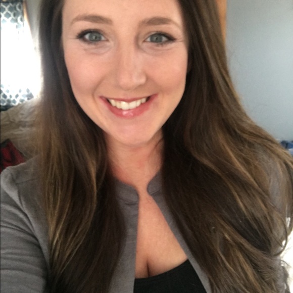 Meet your Posher, Danielle - Picture 1 of 1